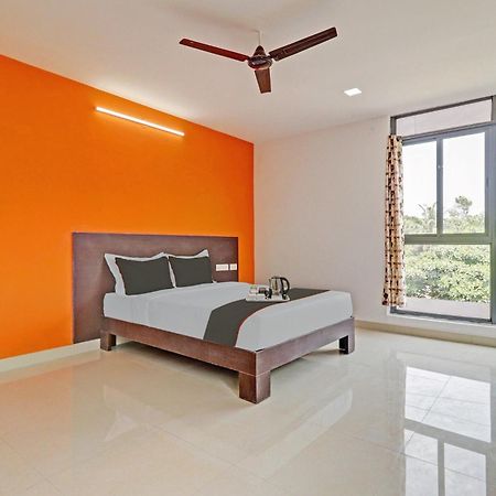 Super Capital O Blooms Stay Inn Near Snow City Bangalore Buitenkant foto