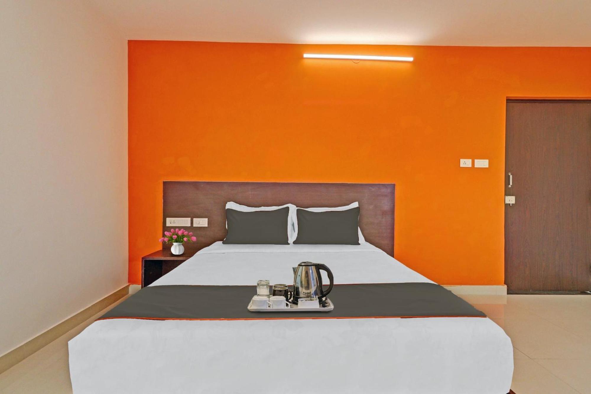 Super Capital O Blooms Stay Inn Near Snow City Bangalore Buitenkant foto